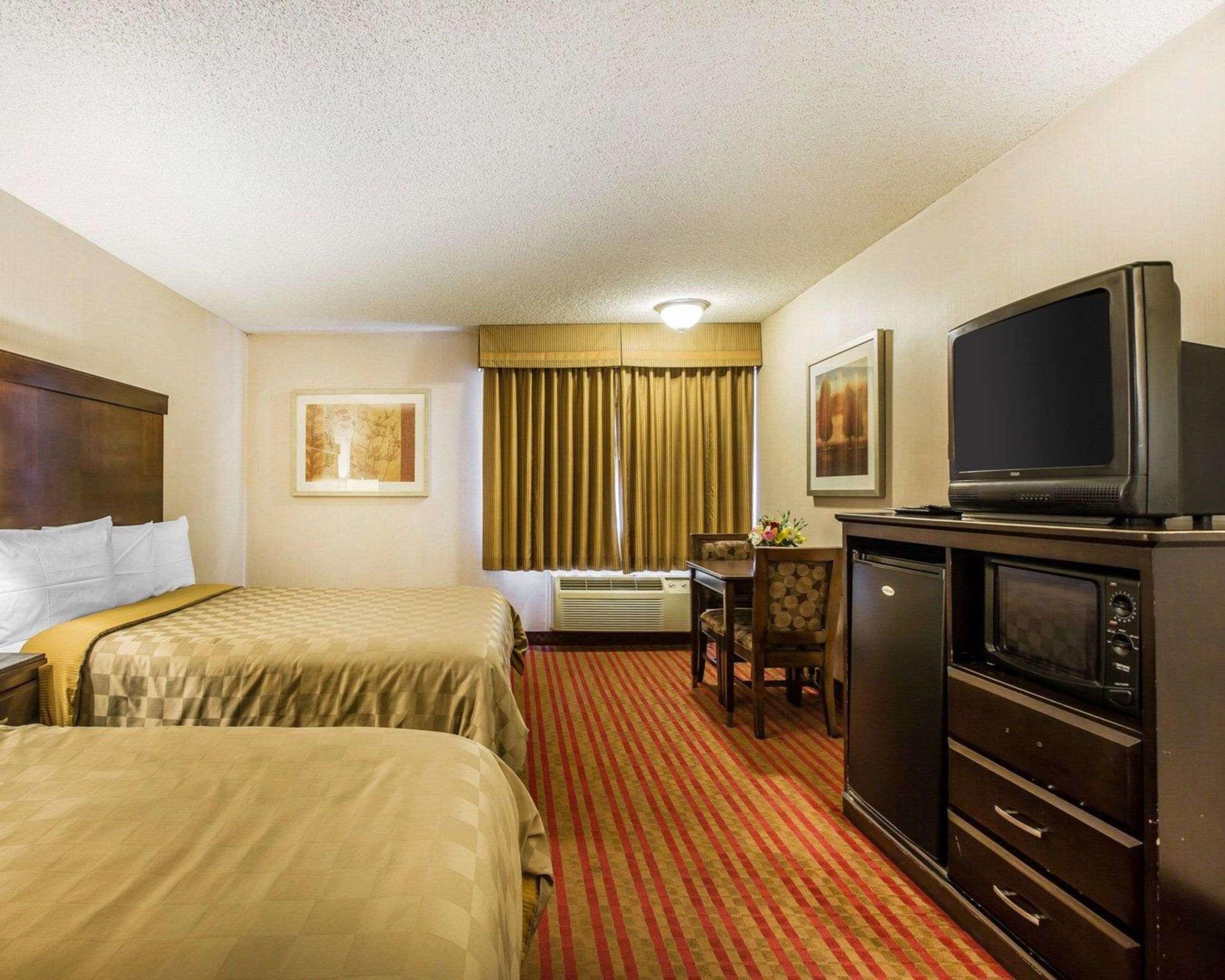 California And Hotel 2*