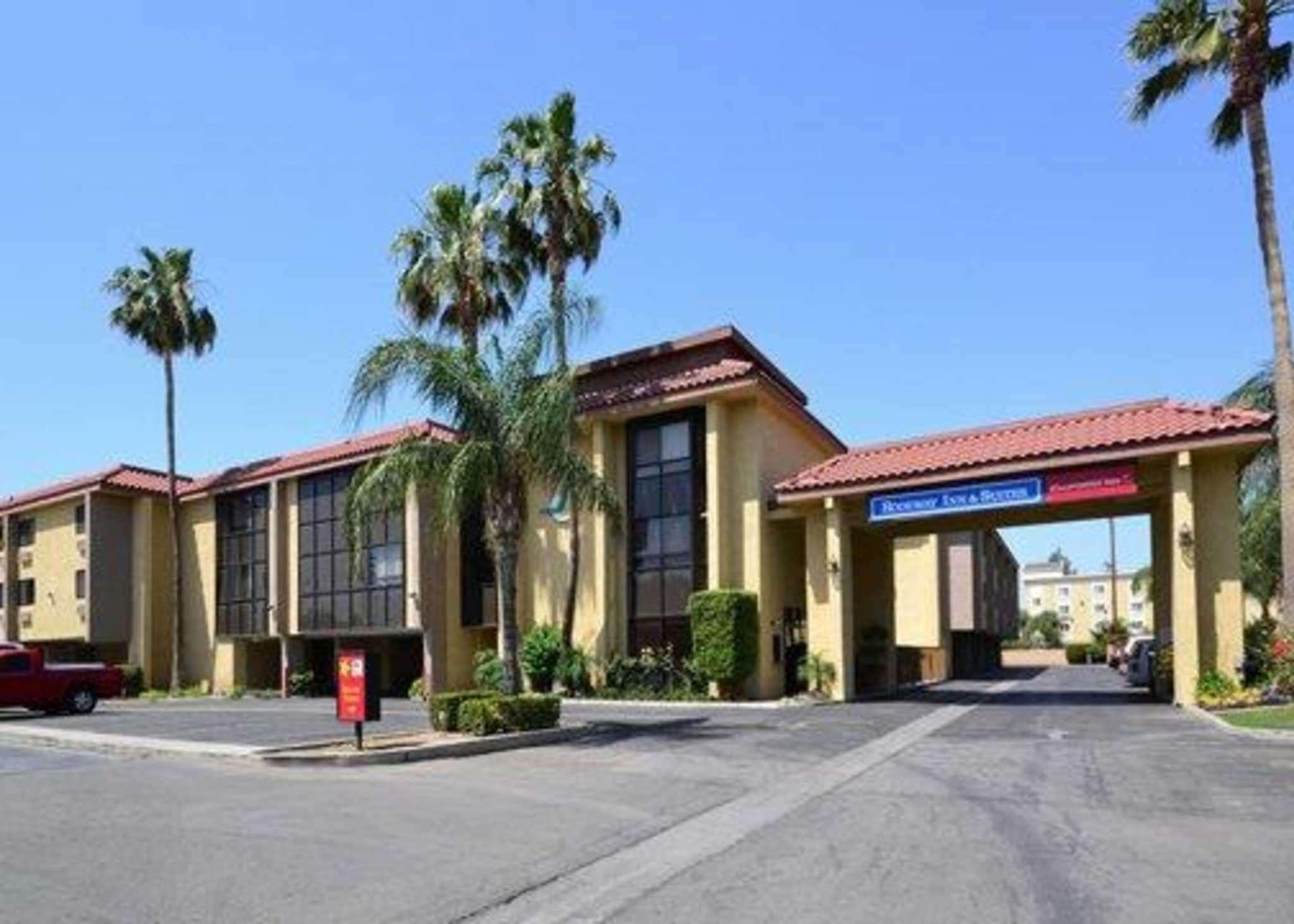 California And 2* Bakersfield